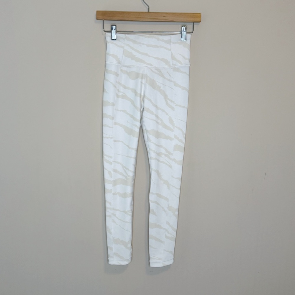 Calia Essential High Rise Tulip Hem 7/8 Legging Animal Print Size XS